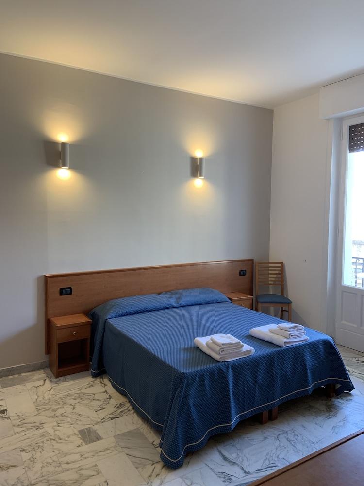 Hotel Lungomare Reggio Calabria Exterior foto