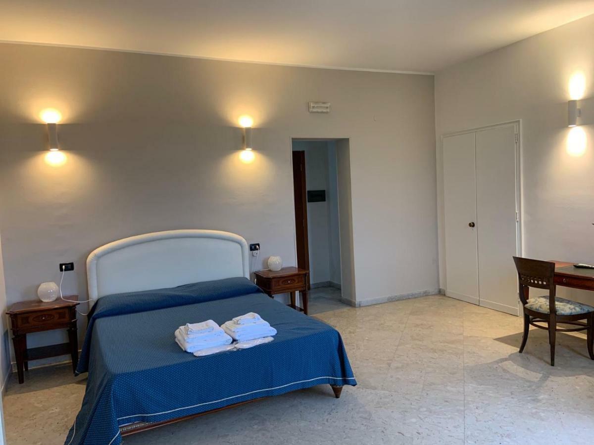 Hotel Lungomare Reggio Calabria Exterior foto